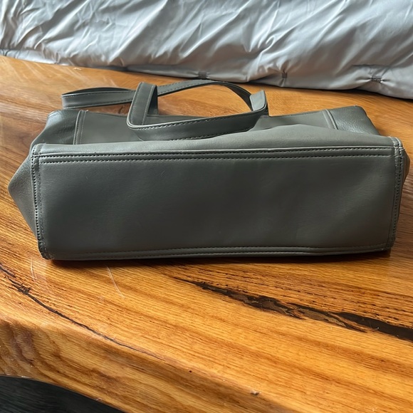 Rampage Large Tote Bucket Bag with Gold Accents - Picture 10 of 16